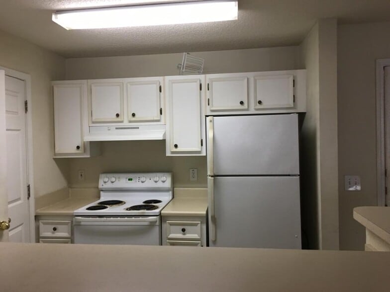 Building Photo - 50 Pebble Beach Cv