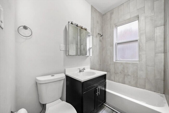 Building Photo - 6039 S Michigan Ave