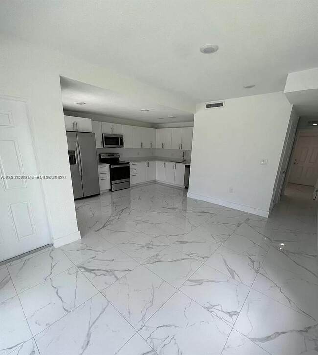Building Photo - 25859 SW 144th Ct