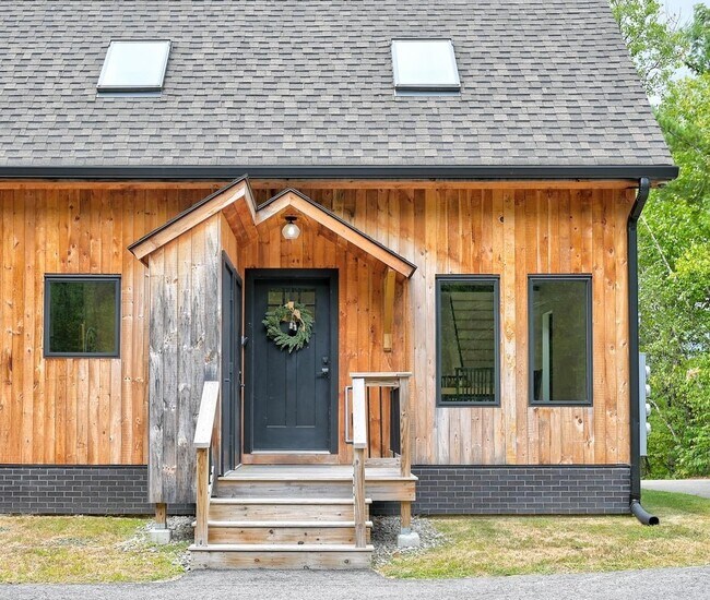 Building Photo - 22 Pudding Pond Dr