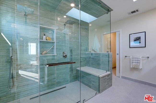 Building Photo - 211 Bellino Dr