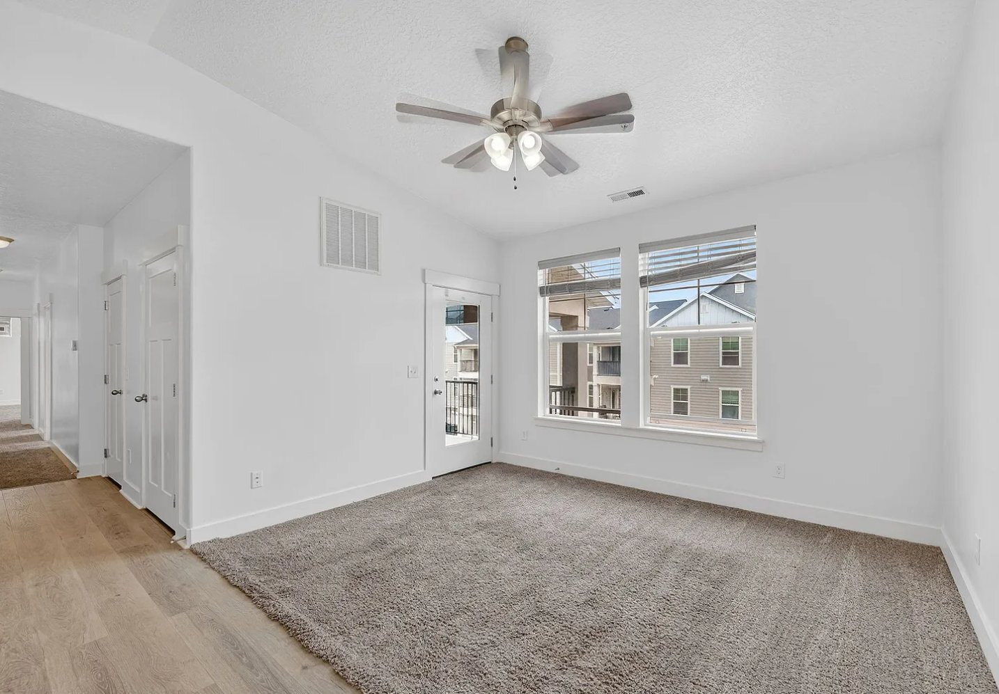 Building Photo - 1807 W Eaglewood Dr