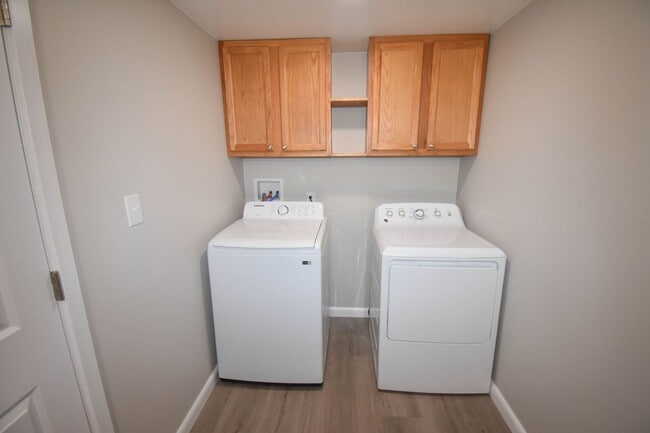 Building Photo - RTSA25-27