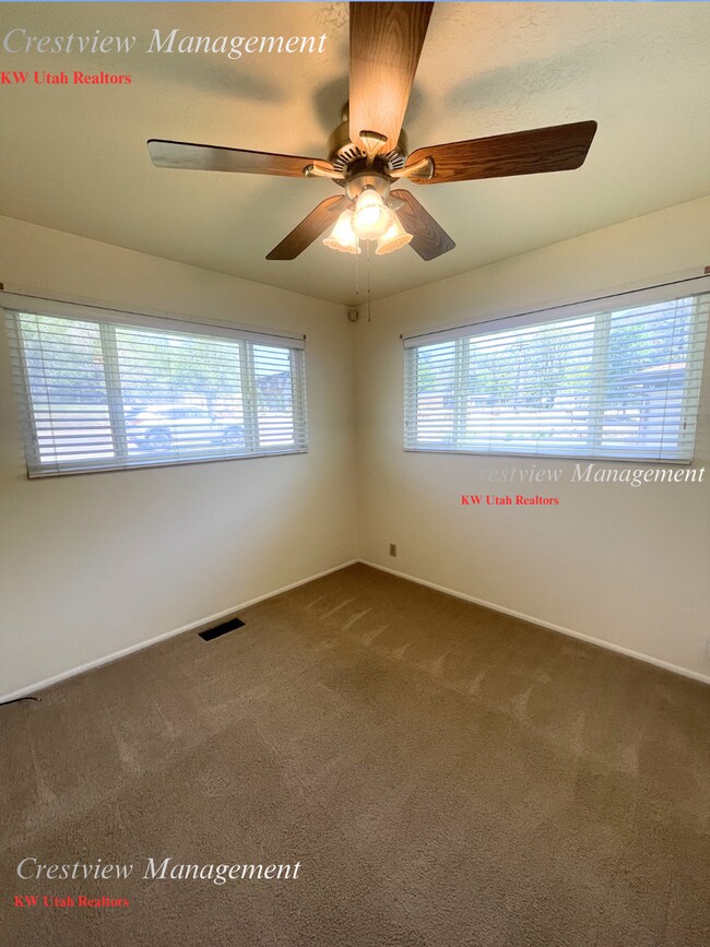 Building Photo - Charming Home with Expansive Yard in Prime Draper Location