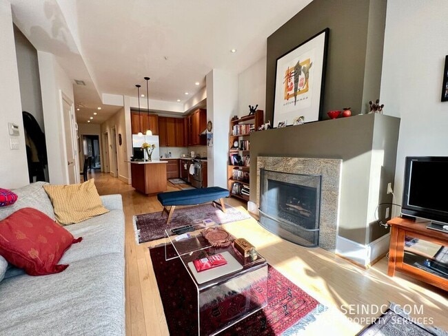 Building Photo - 1433 R St NW