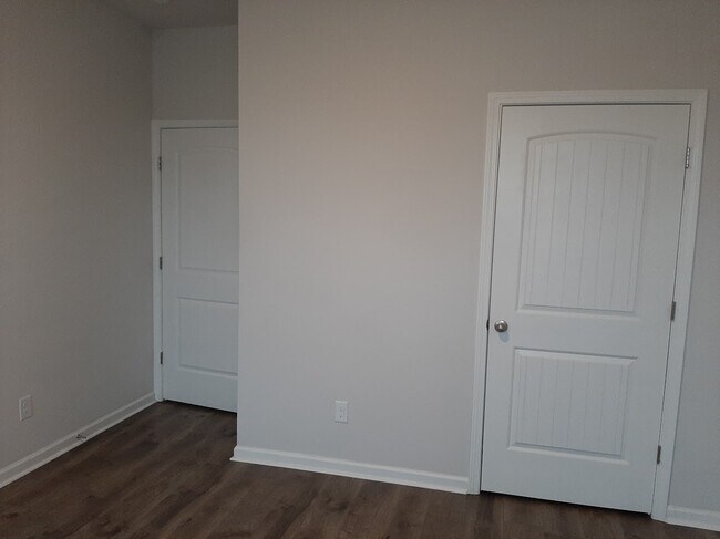 Building Photo - 3085 White Hbr Dr