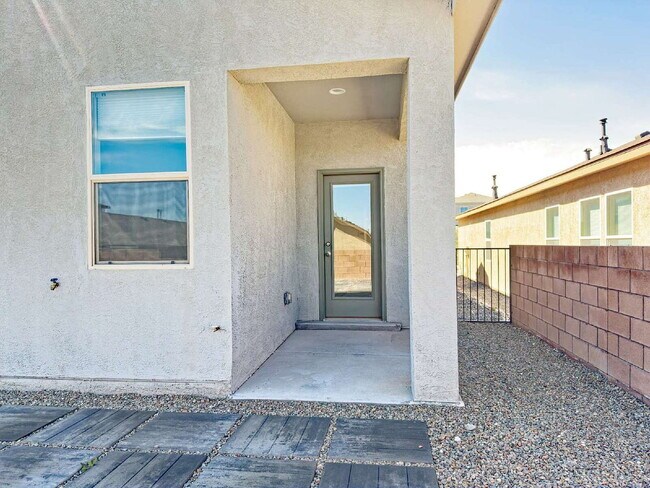 Building Photo - Single Family Home