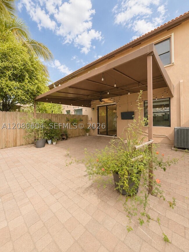 Building Photo - 16320 SW 71st Terrace