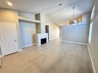 Building Photo - Carry Over Showing: This property has been shown before and will be rented to the first most qual...