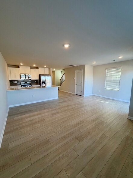 Building Photo - 401 Mopar Ln