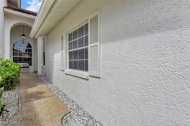 Building Photo - 2124 Paget Cir