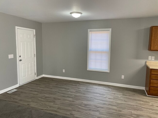 Building Photo - 3 BED, 2 BATH HOME IN SOUTHWEST SCHOOL DISTRICT!