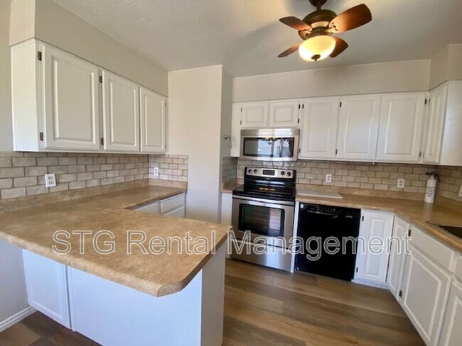Building Photo - 1075 1400 W St