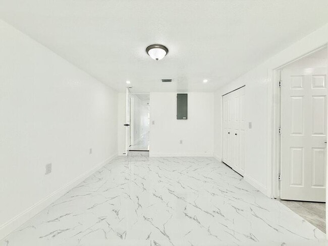 Building Photo - 2712 60th Ave N