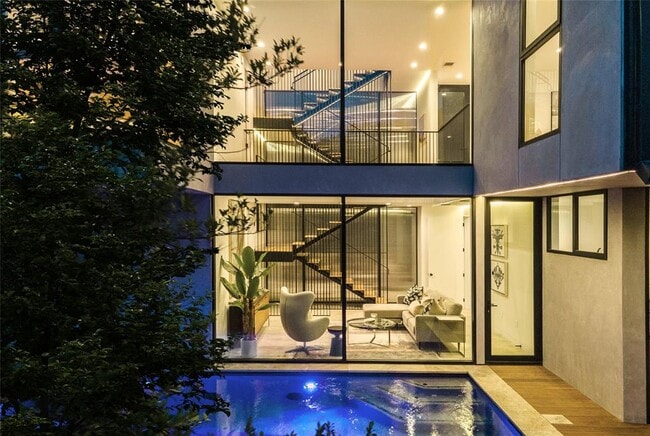 Building Photo - 1111 W 31st St