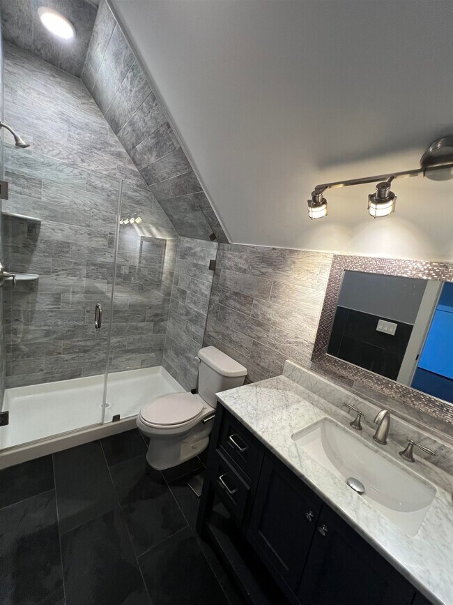Building Photo - 44 Duer Pl