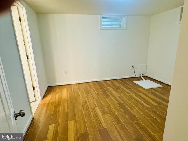 Building Photo - 3902 Hadley Square W