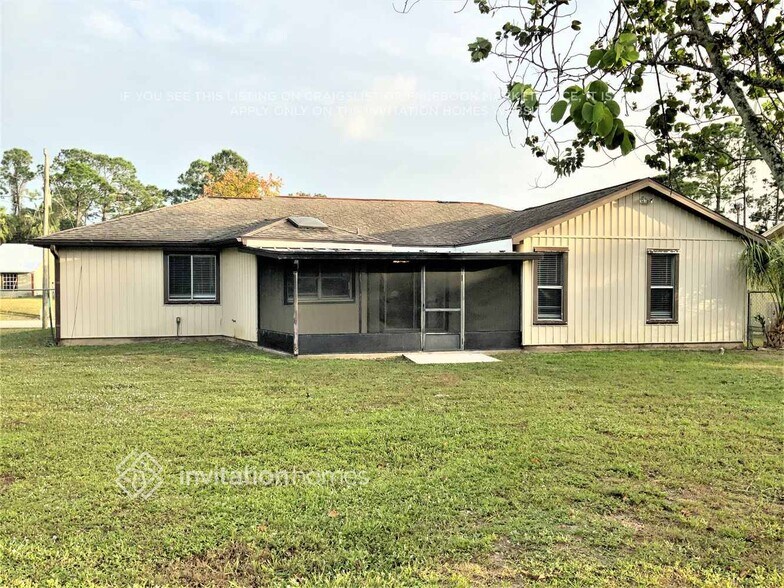 Building Photo - 1025 St Johns St SE