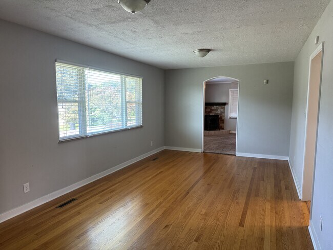 Building Photo - 5312 Rowan Rd