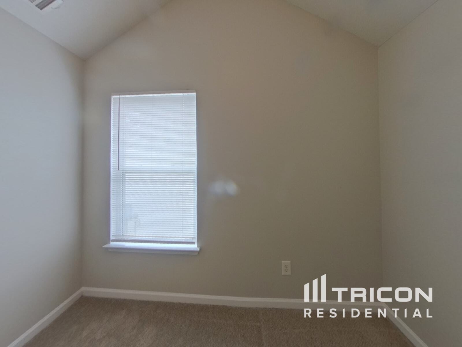 Building Photo - 4012 Rosebud Park Dr