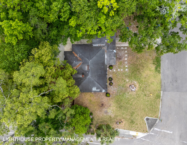 Building Photo - Fully Renovated 3 Bed/1 Bath Home with Att...