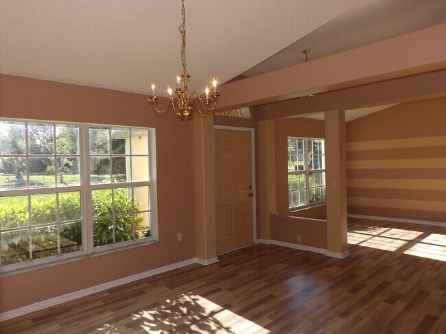 Building Photo - Spacious 4 Bedroom 2236 Sq Ft Call Carole Arcaro 386-216-4900 Deltona L Realty