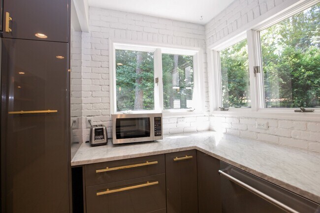 Building Photo - "3-Bedroom Home on Fox Hunt Lane in Southern Pines – Cozy Living Awaits!"
