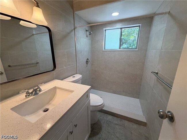 Building Photo - 5829 Casablanca Ct