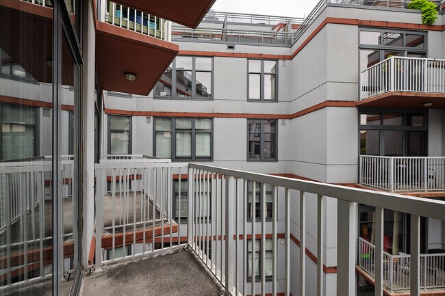Building Photo - 2120 Vermont Ave NW