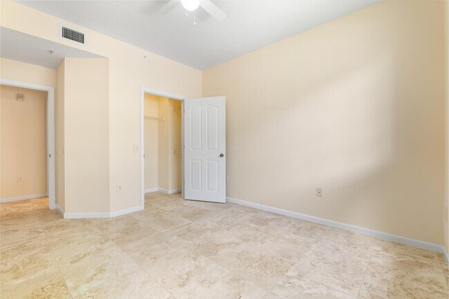 Building Photo - 9901 Baywinds Blvd