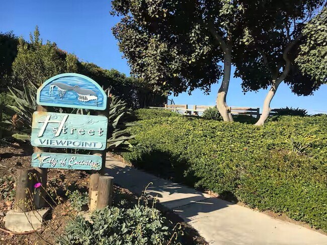 Building Photo - Luxe 3-Bedroom, 3-Bath Beach Home in Encinitas – w Furnished Option! Showing Today!