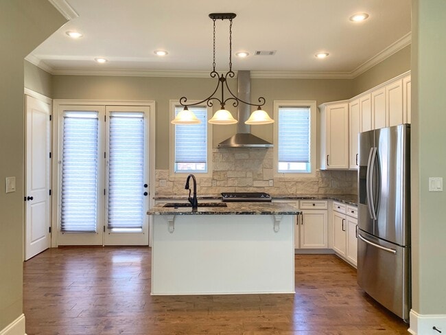 Building Photo - 2807 Village Meadow Cv