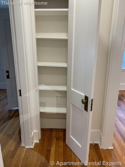 Building Photo - 25 Laurel St