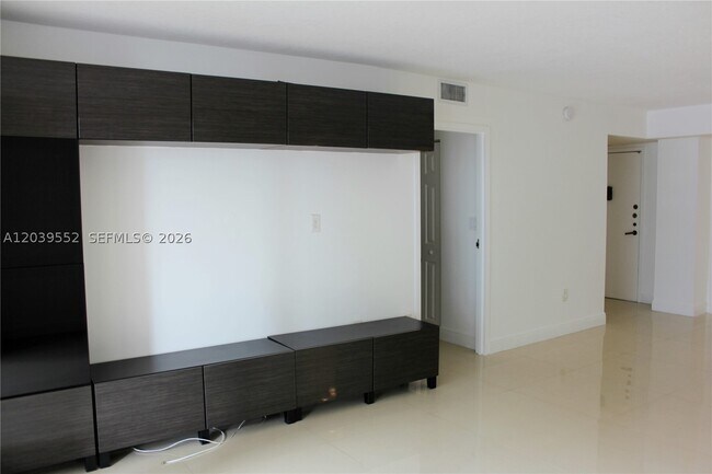 Building Photo - 2333 Brickell Ave