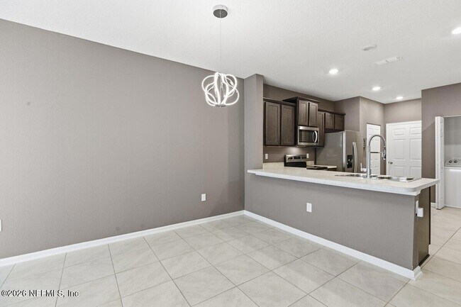 Building Photo - 836 Observatory Pkwy