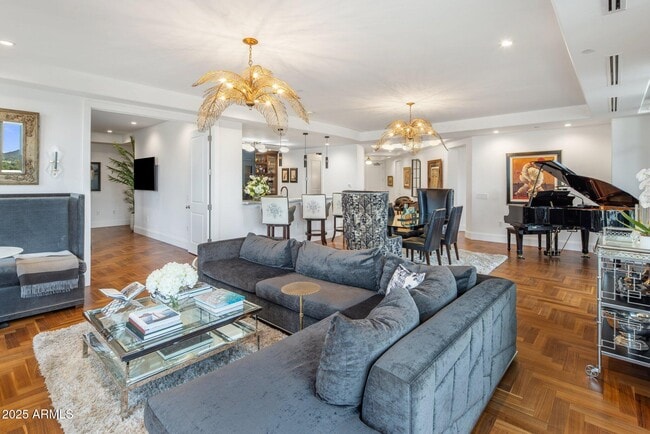 Building Photo - 2211 E Camelback Rd