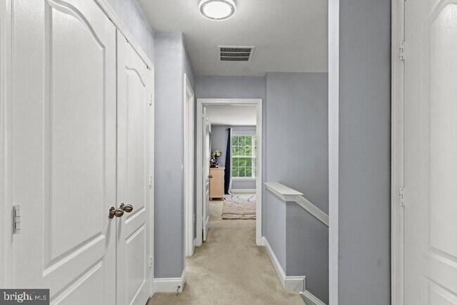 Building Photo - 2651 Glenriver Way
