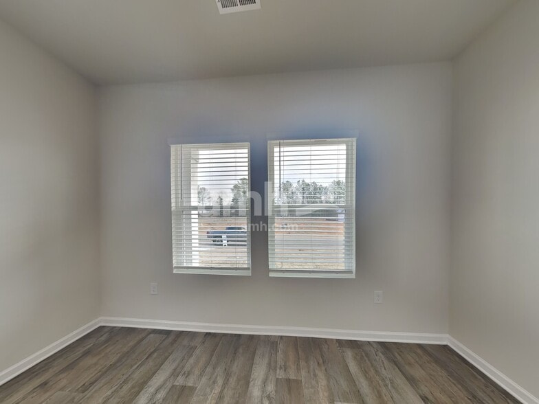 Building Photo - 3232 Emberly Dr