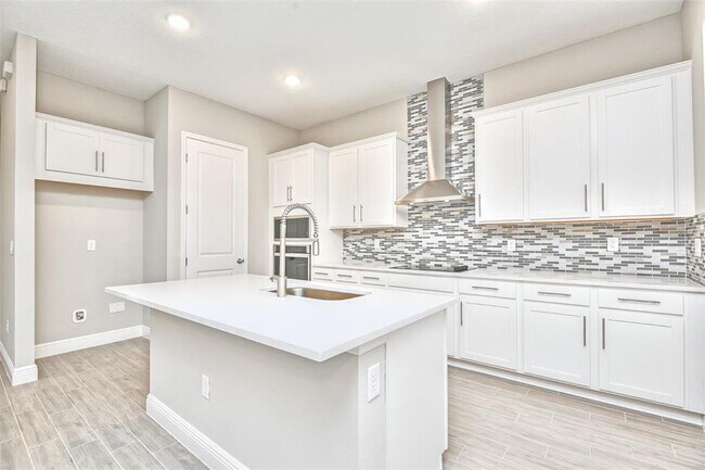 Building Photo - 6427 Cyrils Dr
