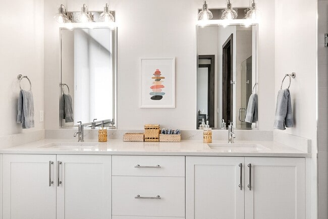 Building Photo - Rental Available 5/8/26-6/14/26 Luxury rental is an entertainers dream! Space, views, amenities, ...