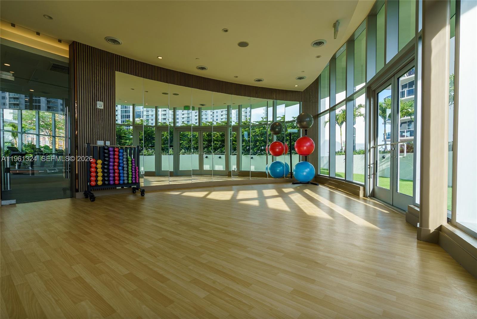 Building Photo - 700 NE 24th St