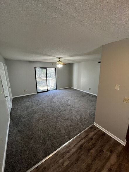 Building Photo - 300 Apache Dr