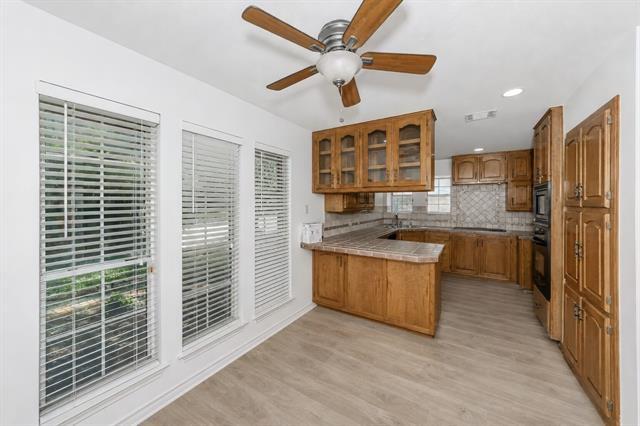 Building Photo - 3141 Oakdale Dr