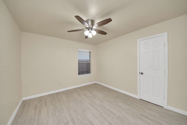 Building Photo - 9622 Sugarblossom Ln