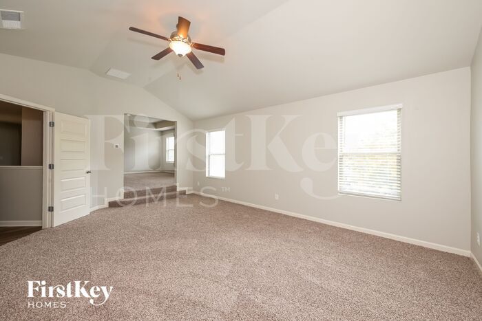 Building Photo - 2106 Massey Ln