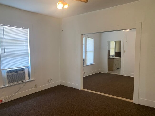 Building Photo - 4215 Garden St