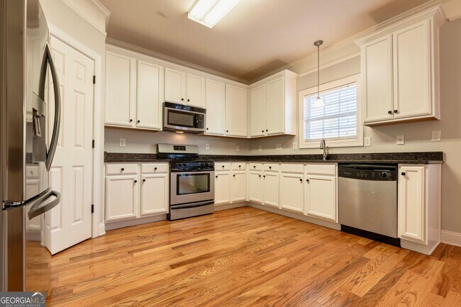 Building Photo - 2249 Ewell Park Dr NW