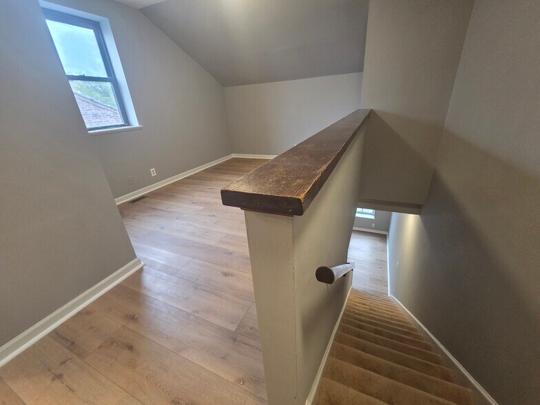 Building Photo - 1217 Lami St