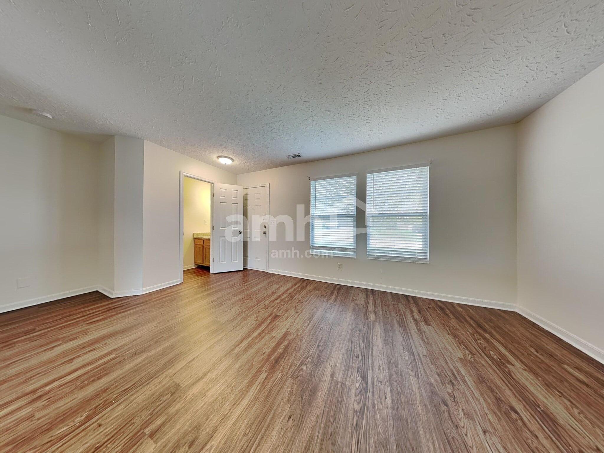 Building Photo - 781 Ackerly Dr