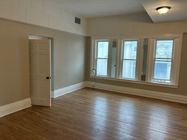 Building Photo - 236 Genesee St
